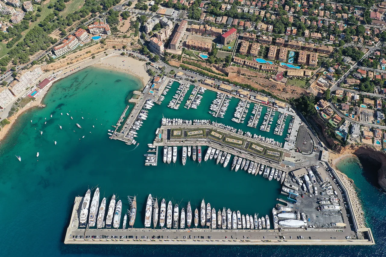 El Toro & Port Adriano